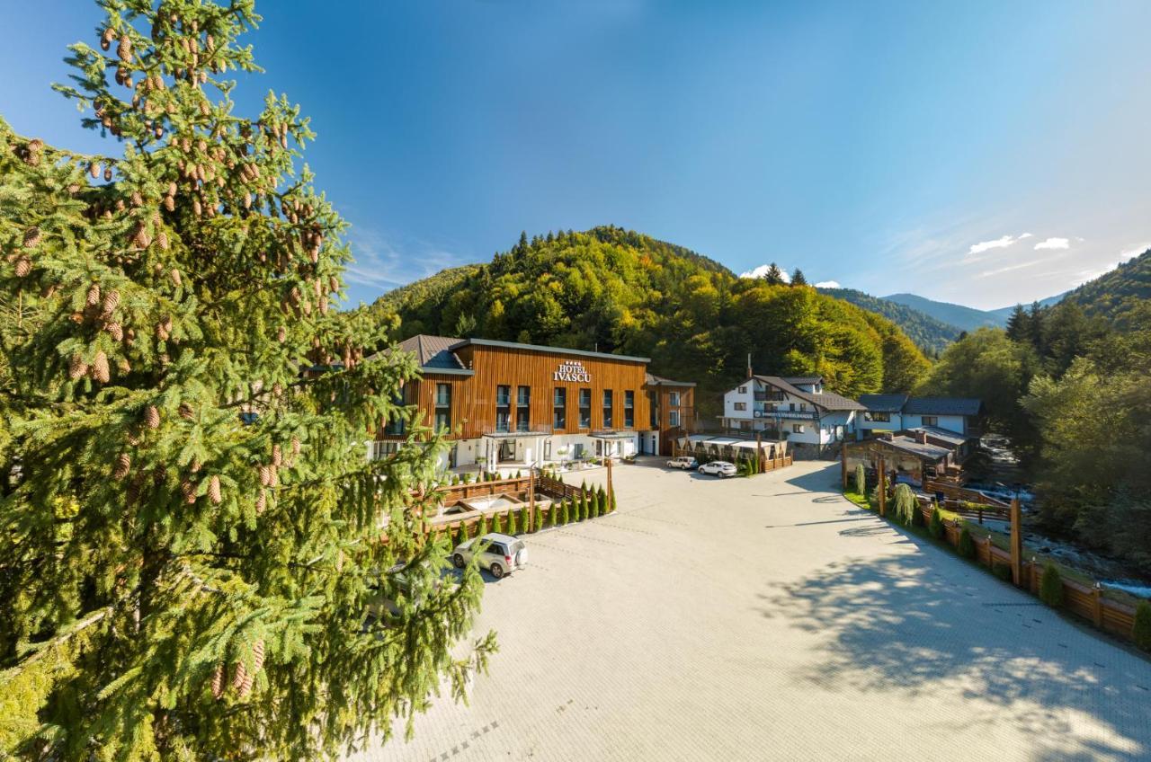 Hotel Ivascu Moisei Exteriör bild